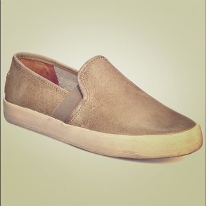 Frye Dylan slip on (8.5 medium)